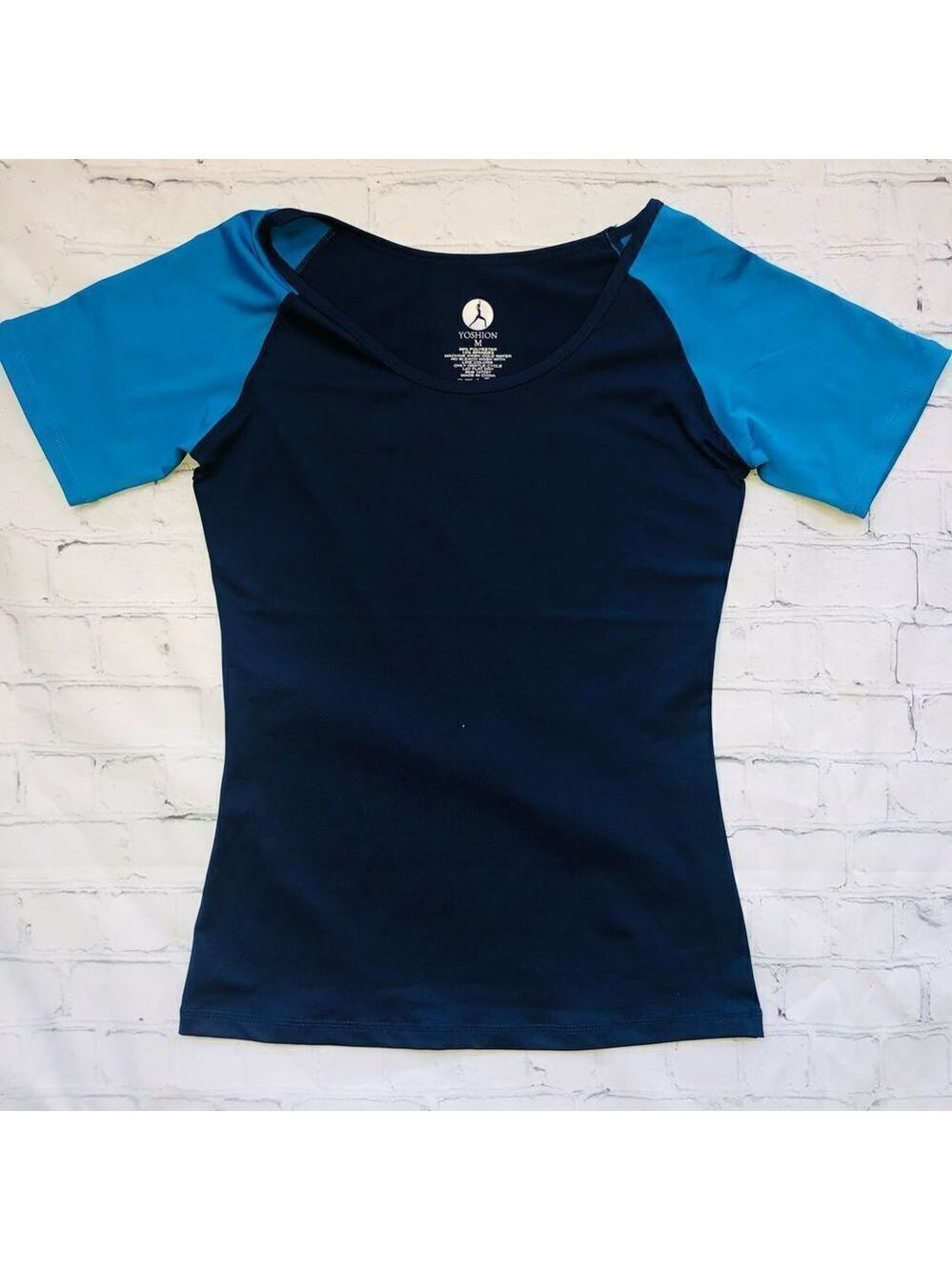 NWOT womens medium yoshion SS performance shirt